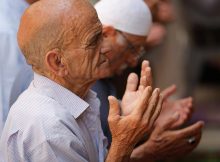 صور| “واسلمي في كل حين” .. دعوات ودموع على أبواب المسجد الأقصى اليوم
