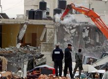 الاحتلال يهدم منزل عائلة أبو سنينة جنوب الأقصى للمرة الثانية