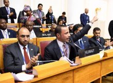رئيس البرلمان الكويتي يطرد وفد الاحتلال من قاعة البرلمان الدولي