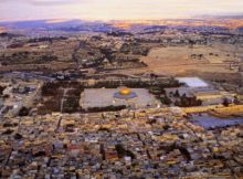 تحذير فلسطيني من مخطط تجريد المقدسيين من حق الإقامة بعزل المزيد من الأحياء